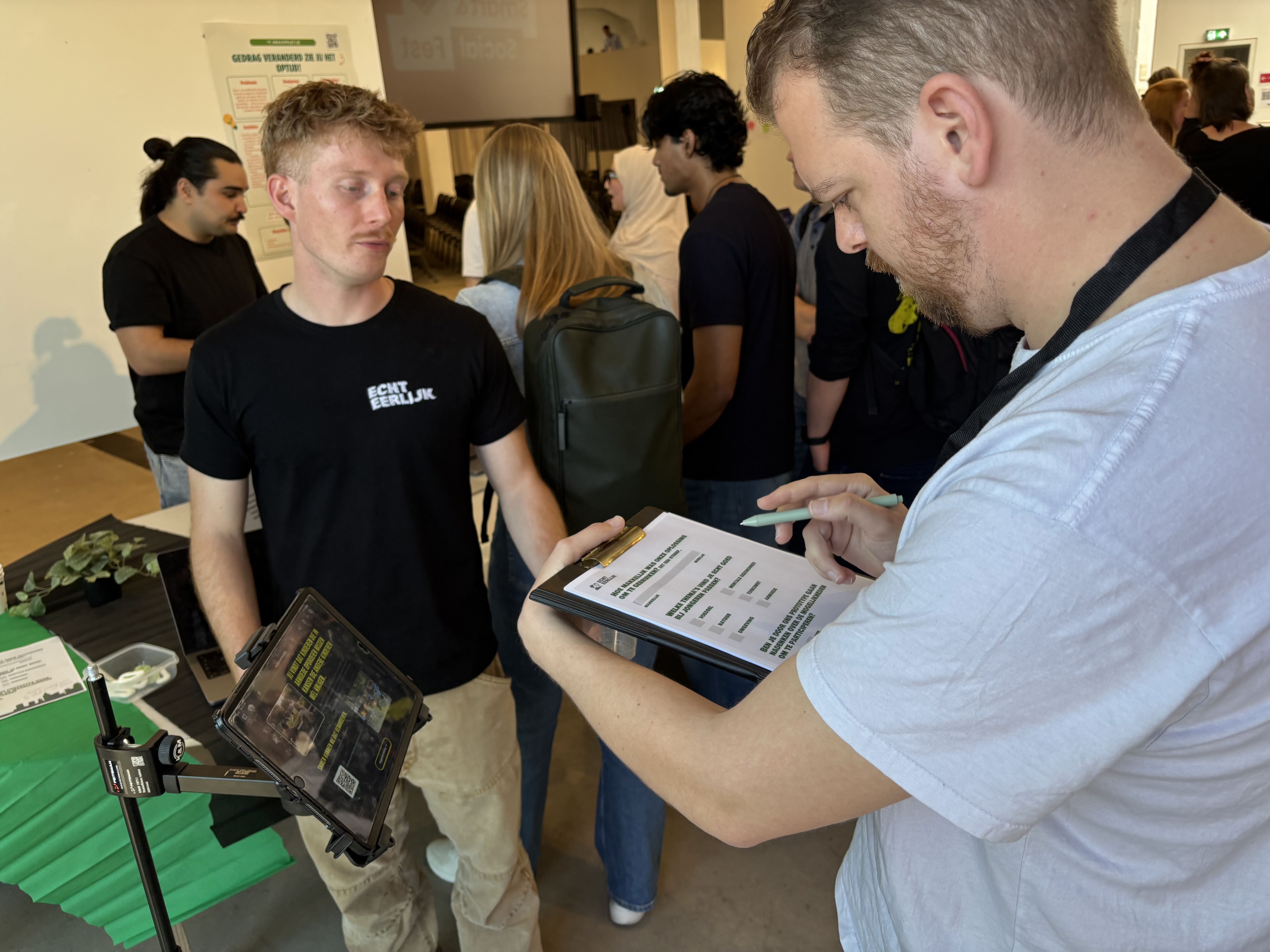 Teamlid tijdens de pitch op het Smart en Social Fest